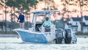 Yamaha In-Line Four F200 Outboard Motor - Image 5