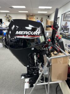 2025 Mercury 25 EH Tiller Handle Outboard Motor - Image 3