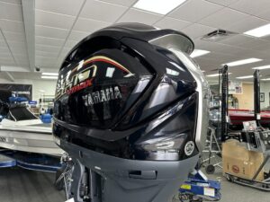 2025 Yamaha VF250LB SHO 20″ Shaft Outboard Motor - Image 6