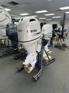 2025 Yamaha F90LB2 Pearl White Special Edition 20″ Shaft Outboard Motor - Image 2