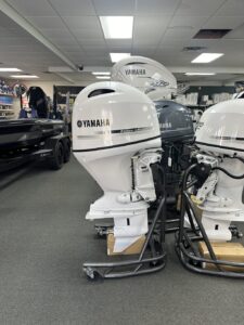 2025 Yamaha F90LB2 Pearl White Special Edition 20″ Shaft Outboard Motor - Image 3