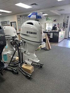 2025 Yamaha F90LB2 Pearl White Special Edition 20″ Shaft Outboard Motor - Image 5