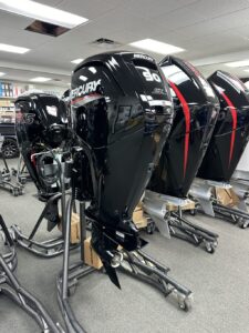2024 Mercury 90 HP 20″ Shaft Command Thrust (Model: 90ELPT CT) Outboard Motor - Image 4