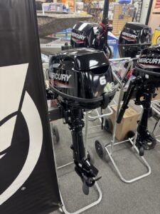2025 Mercury 6 MH Tiller Handle Outboard Motor - Image 3