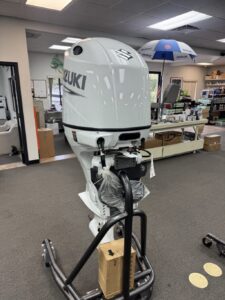 Click to Enlarge  Suzuki DF150ATLW5 – 150HP 4-Stroke (20” Shaft) - Image 4