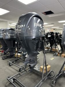 2024 Yamaha F250XCB DEC 25″ Shaft Outboard Motor - Image 4