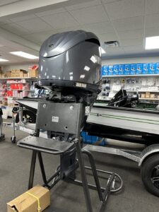 2025 Yamaha F200XD 25″ Shaft Outboard Motor - Image 4