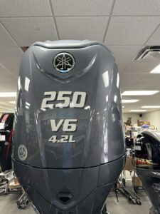 2024 Yamaha F250XCB DEC 25″ Shaft Outboard Motor - Image 9