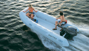 Yamaha 747-cc Midrange F40 Outboard Motor - Image 5