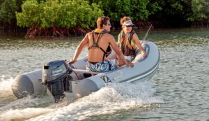 Yamaha 362-cc 15-hp Portable Outboard Motor - Image 3