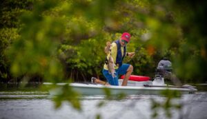 Yamaha 72-cc 2.5-hp Portable Outboard Motor - Image 5