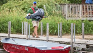 Yamaha 212-cc 8-hp Portable Outboard Motor - Image 3