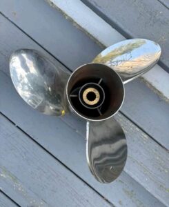 Yamaha saltwater series XL 19P – 15 1/2 left and right hand - Image 3