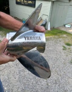 Yamaha saltwater series XL 19P – 15 1/2 left and right hand - Image 6